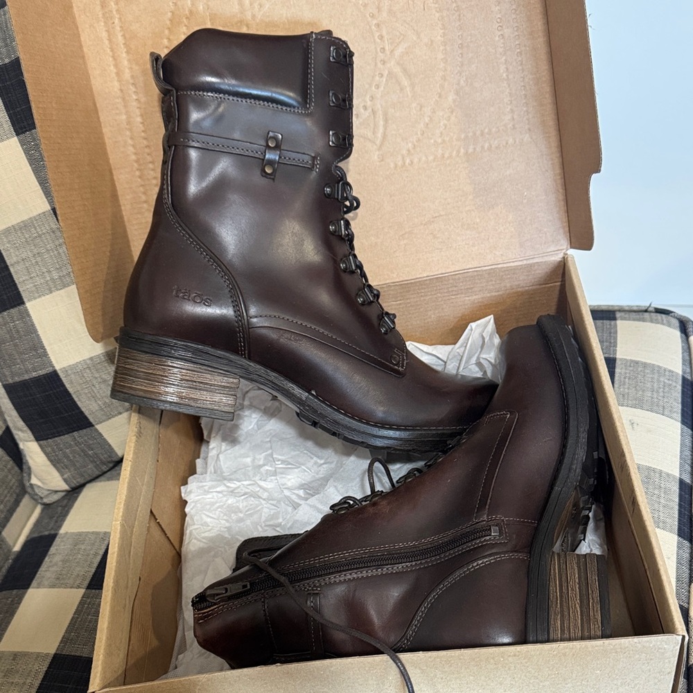 Taos Footwear Women's Dark Brown Combat Boots